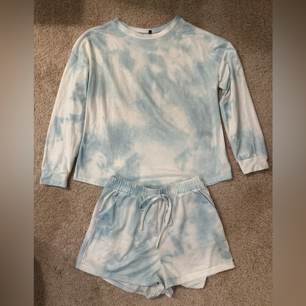 Zesica Cloud Blue Tie-Dye Long Sleeve & Shorts Set
